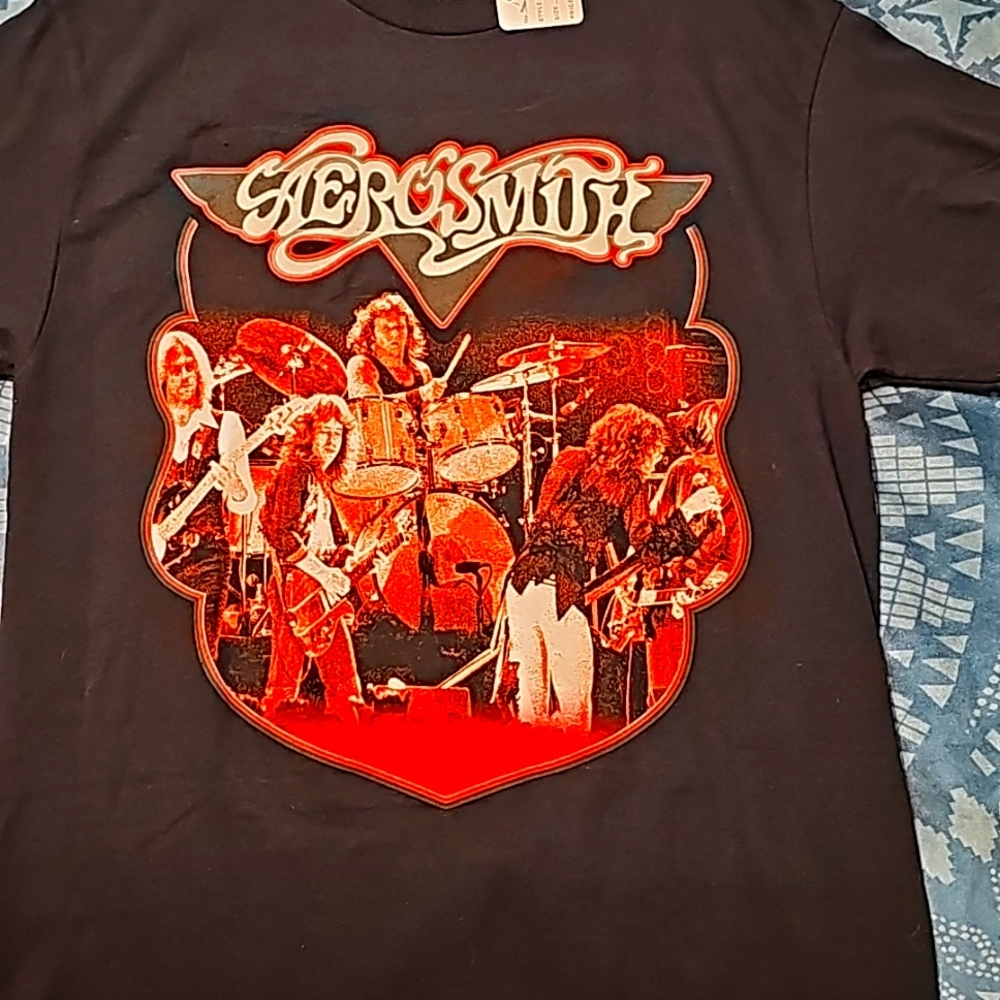 AEROSMITH greatest hits band t-shirt